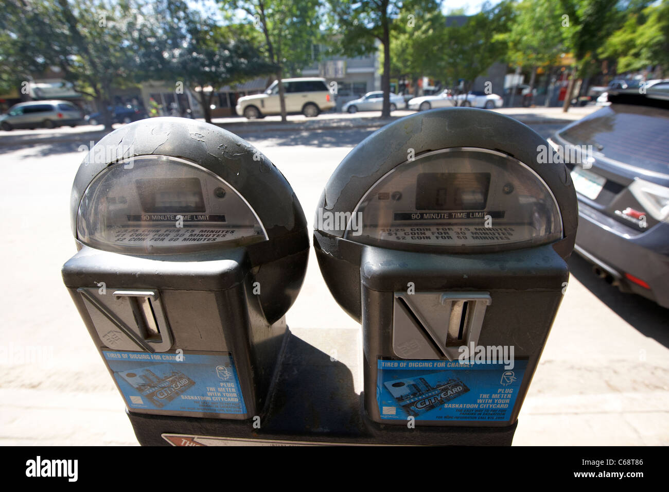 Paiement par carte de paiement et les parcomètres sur Street Saskatoon Saskatchewan Canada Banque D'Images