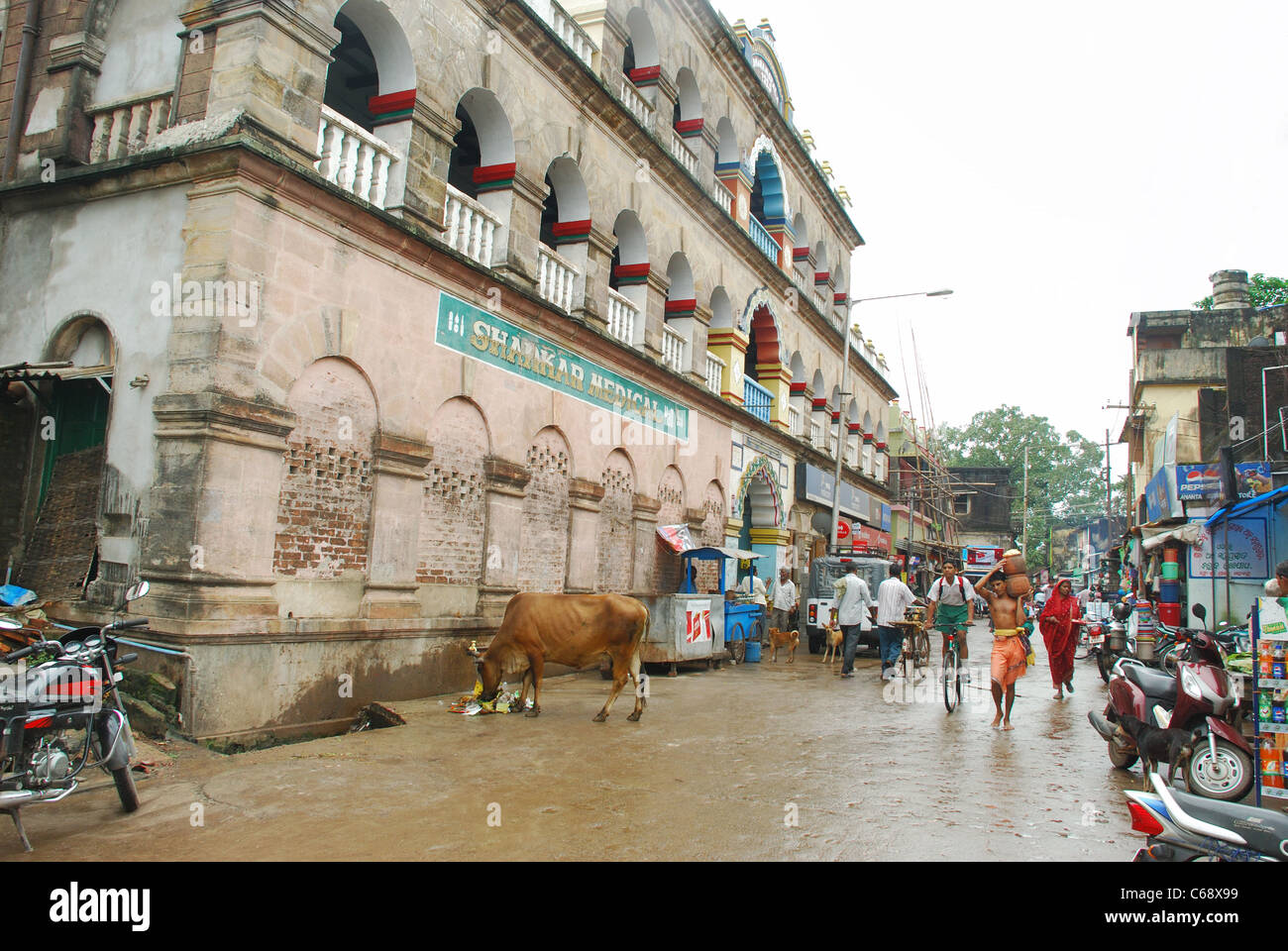Une scène de marché typique près de la temple Lingraj, Bhubaneswar, l'état d'Orissa, Inde Banque D'Images