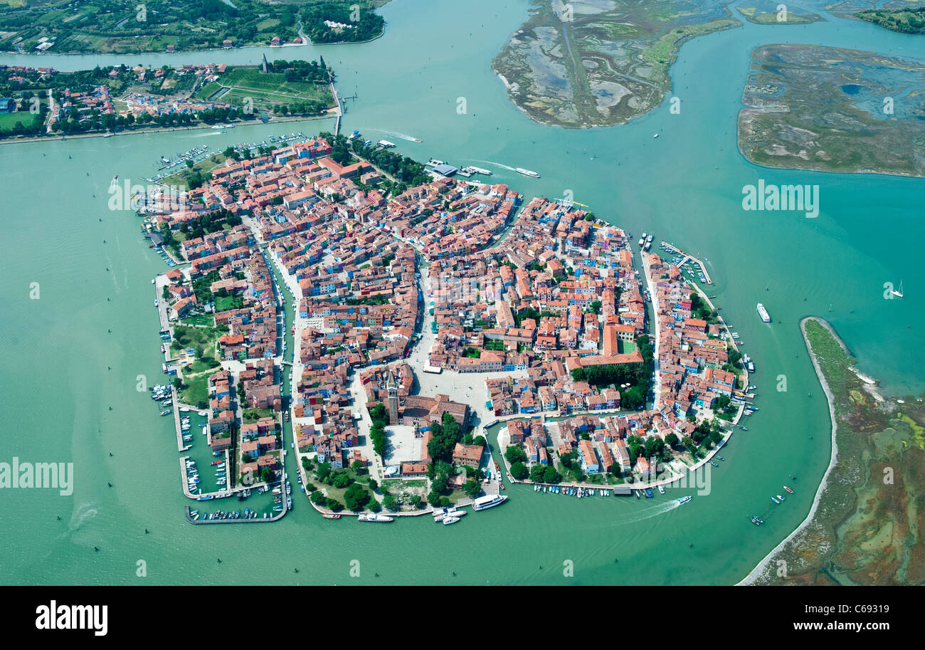Vue aérienne de l'île de Burano, lagune de Venise, Italie Banque D'Images