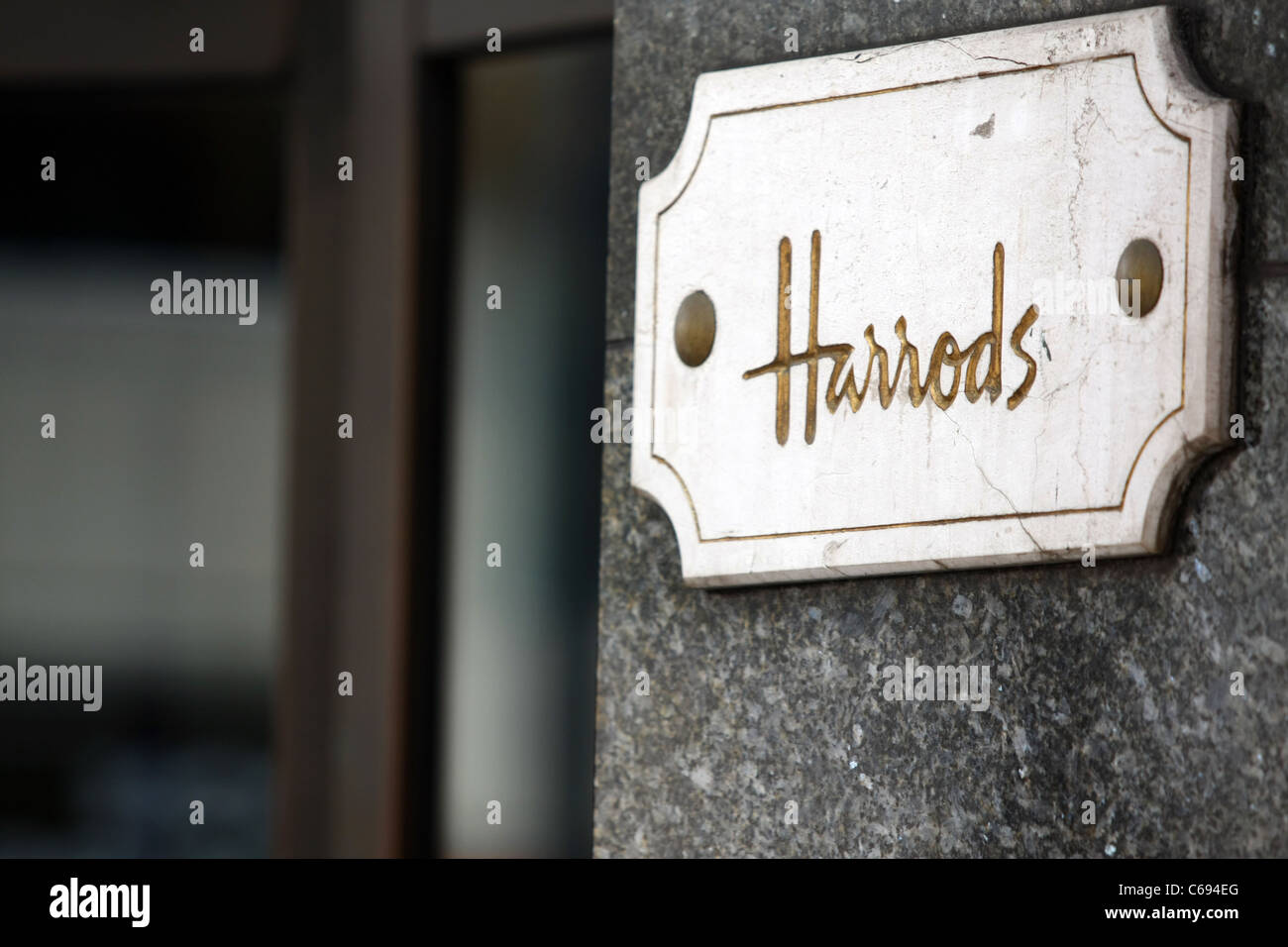 Un Harrods situées sur l'avant de son magasin de Knightsbridge Banque D'Images