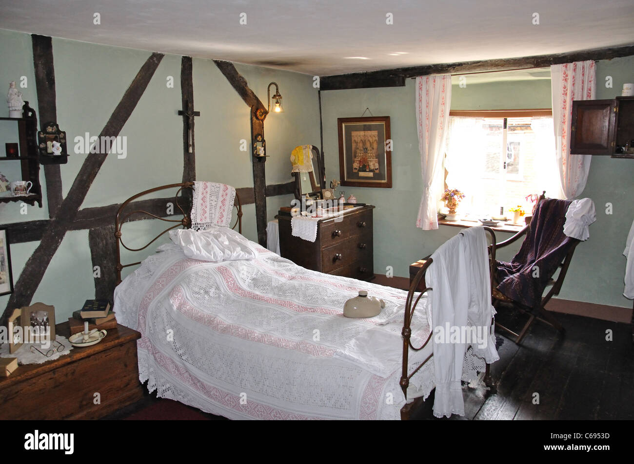 Chambre à Mme Cumming's Cottage, Cottage Museum Petworth, High Street, Petworth, West Sussex, Angleterre, Royaume-Uni Banque D'Images