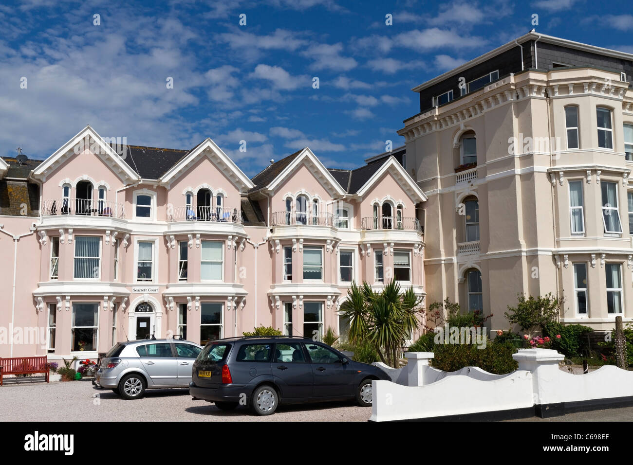 Appartements de vacances et appartements en front de mer le long de Teignmouth Banque D'Images