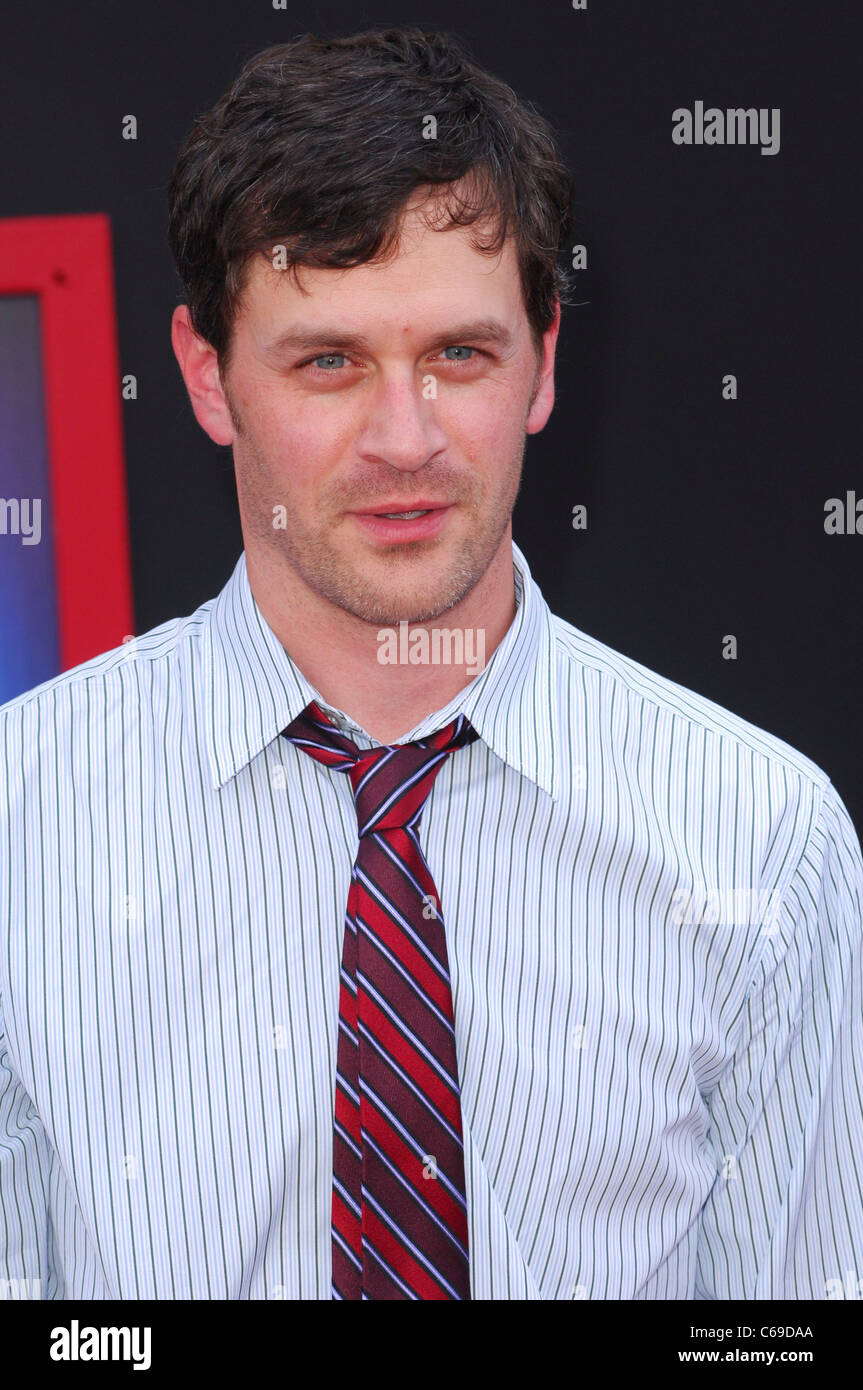 Tom Everett Scott au niveau des arrivées pour MARS A BESOIN DES MAMANS Premiere, El Capitan Theatre, Los Angeles, CA 6 mars 2011. Photo par : Elizabeth Goodenough/Everett Collection Banque D'Images