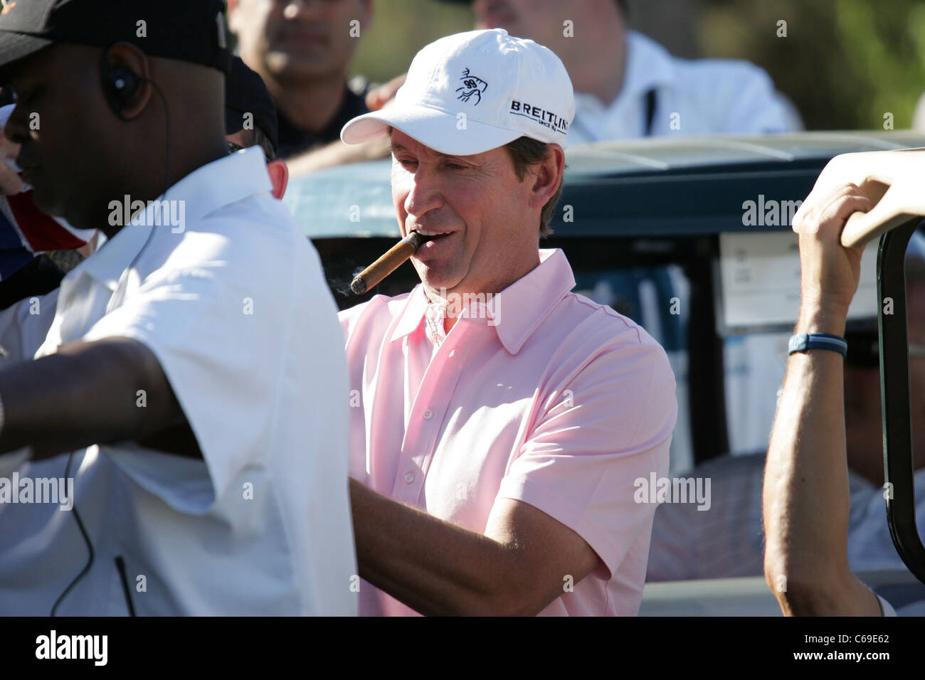 Wayne Gretzky présents pour la 10e édition de Michael Jordan Celebrity Invitational (MJCI), Shadow Creek Golf Course, Las Vegas, NV, le 1 avril 2011. Photo par : James Atoa/Everett Collection Banque D'Images