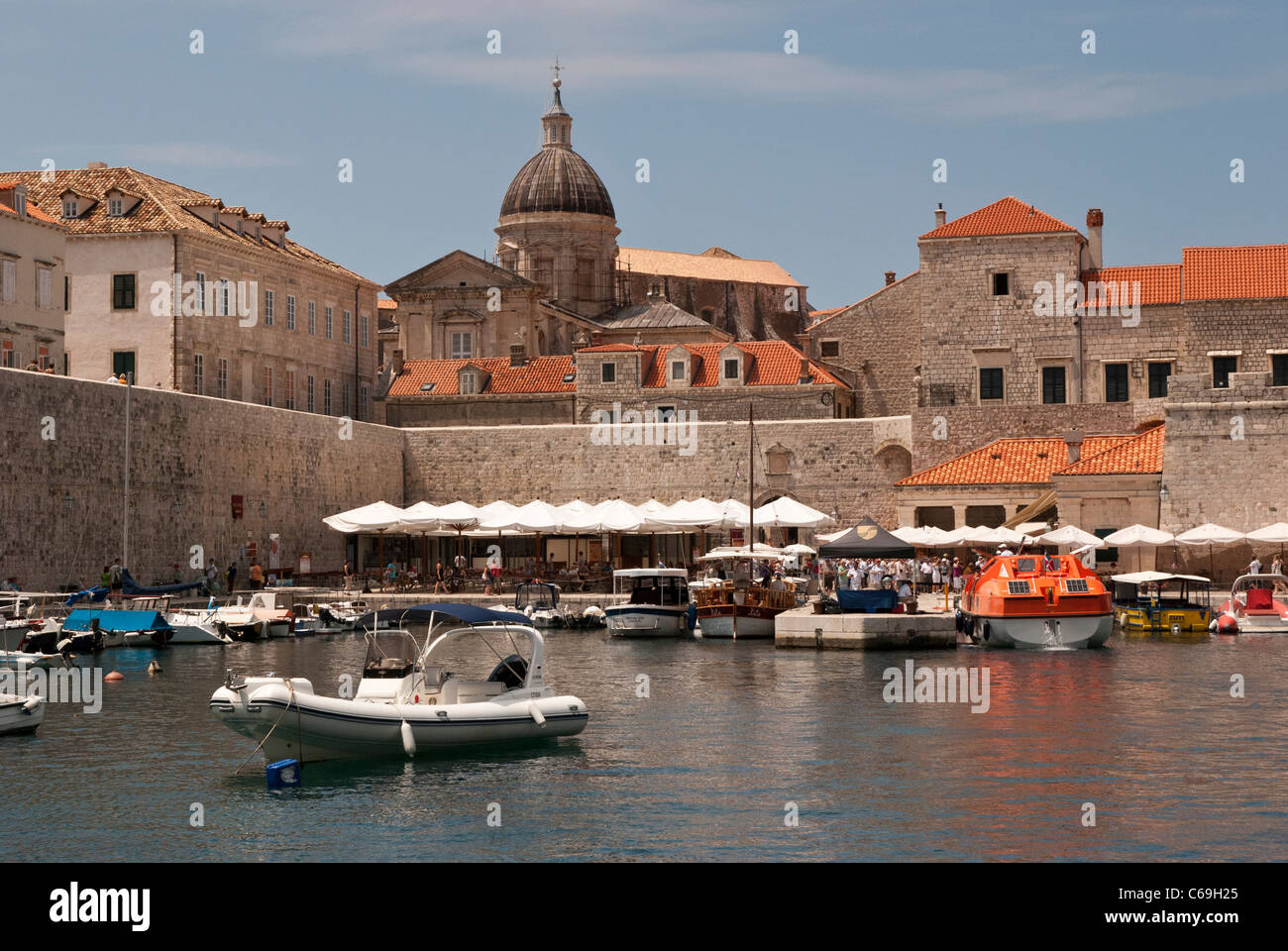 La vue sur le port de la vieille ville de Dubrovnik, Croatie. Banque D'Images