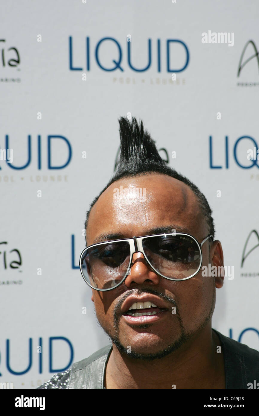 Apl.de.ap en présence de l'Apl.de.ap fonctionne à Pool Lounge liquide, Aria Resort and Casino at City Center, Las Vegas, NV, le 7 mai 2011. Photo par : James Atoa/Everett Collection Banque D'Images