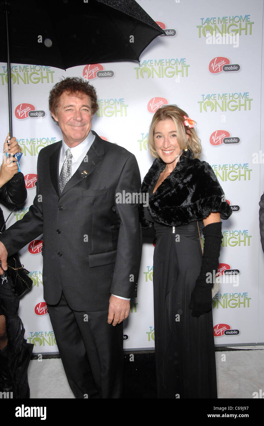 Barry Williams aux arrivées pour TAKE ME HOME TONIGHT Premiere, la Live Regal Cinemas Premiere, Los Angeles, CA 2 mars 2011. Photo par : Michael Germana/Everett Collection Banque D'Images