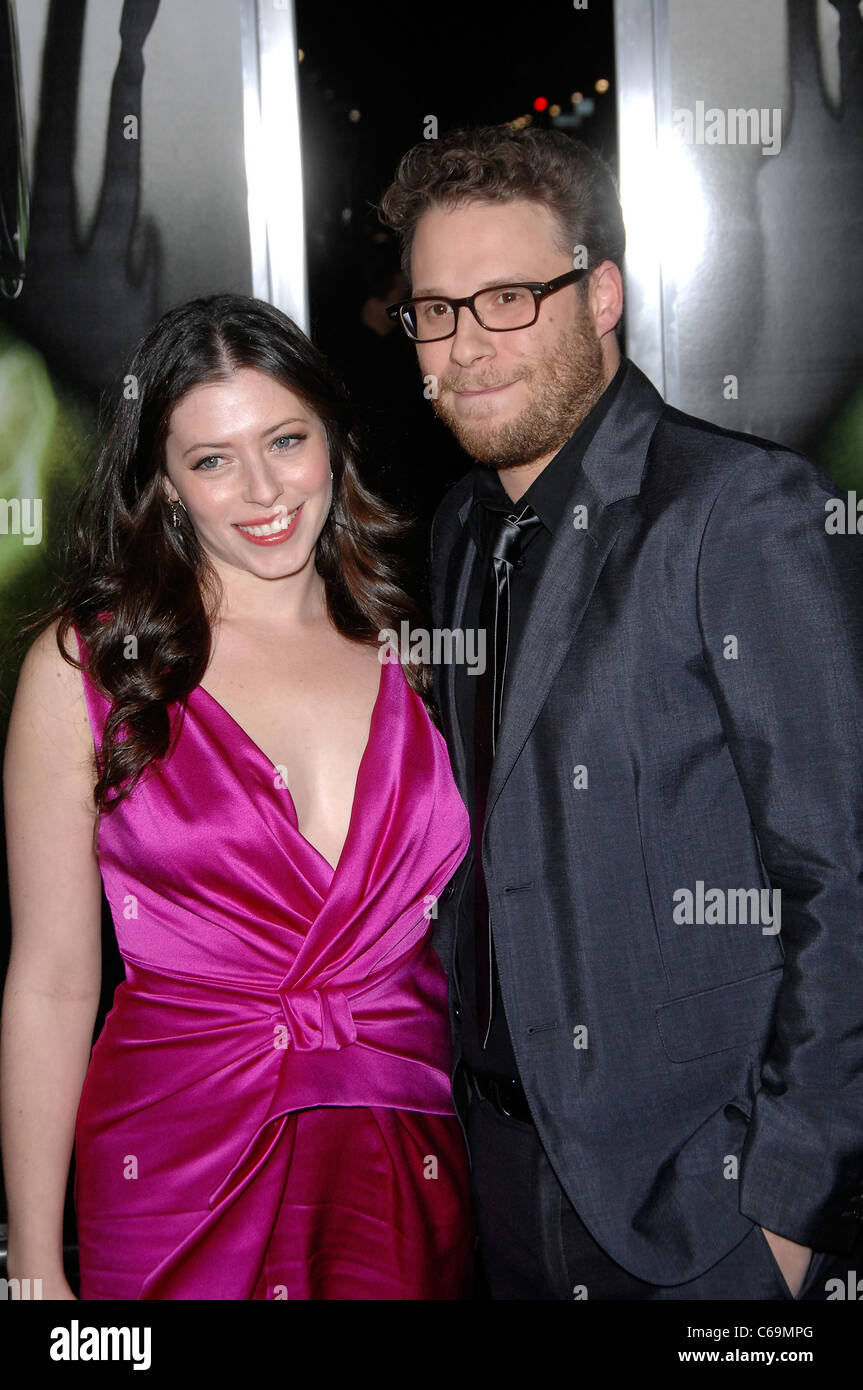 Lauren Miller, Seth Rogen au niveau des arrivées pour le frelon vert, Premiere, le Grauman's Chinese Theatre, Los Angeles, CA, 10 janvier 2011. Photo par : Michael Germana/Everett Collection Banque D'Images