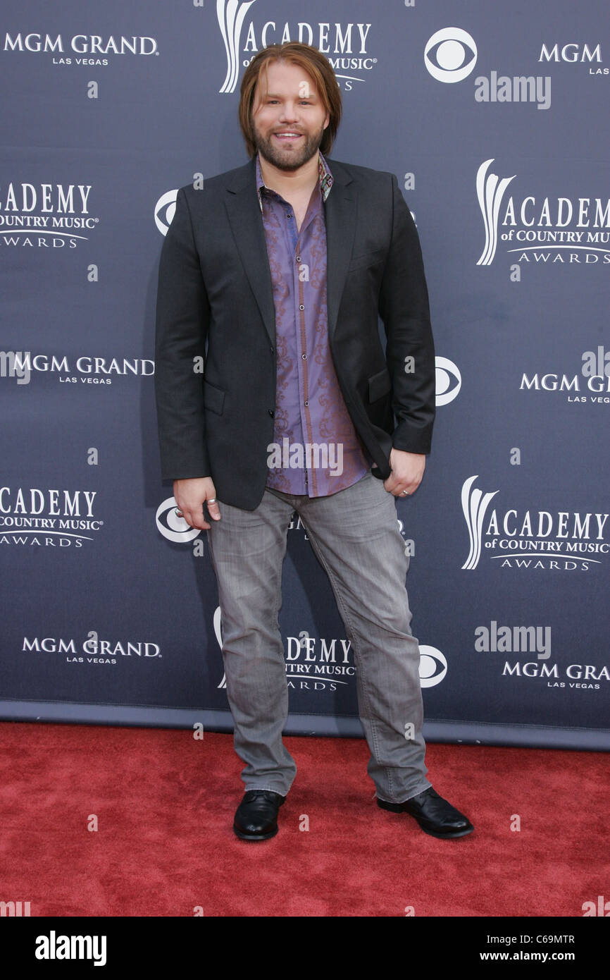 James Otto aux arrivées de l'Académie de la musique Country ACM Awards 2011 - Arrivées, MGM Grand Garden Arena, Las Vegas, NV, le 3 avril 2011. Photo par : James Atoa/Everett Collection Banque D'Images