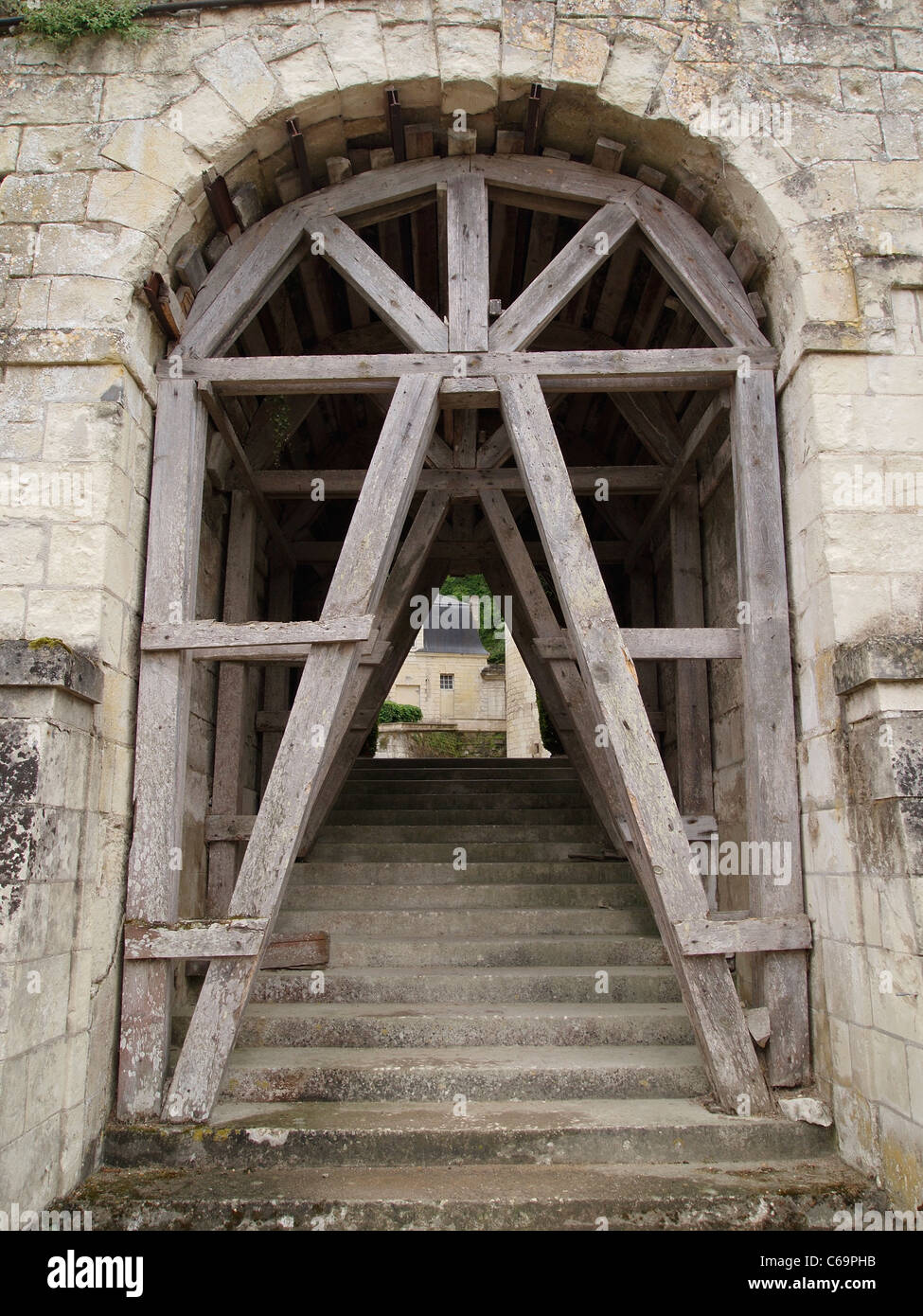 Supports en bois dans une vieille partie de Château de Ussé, vallée de la Loire, France Banque D'Images