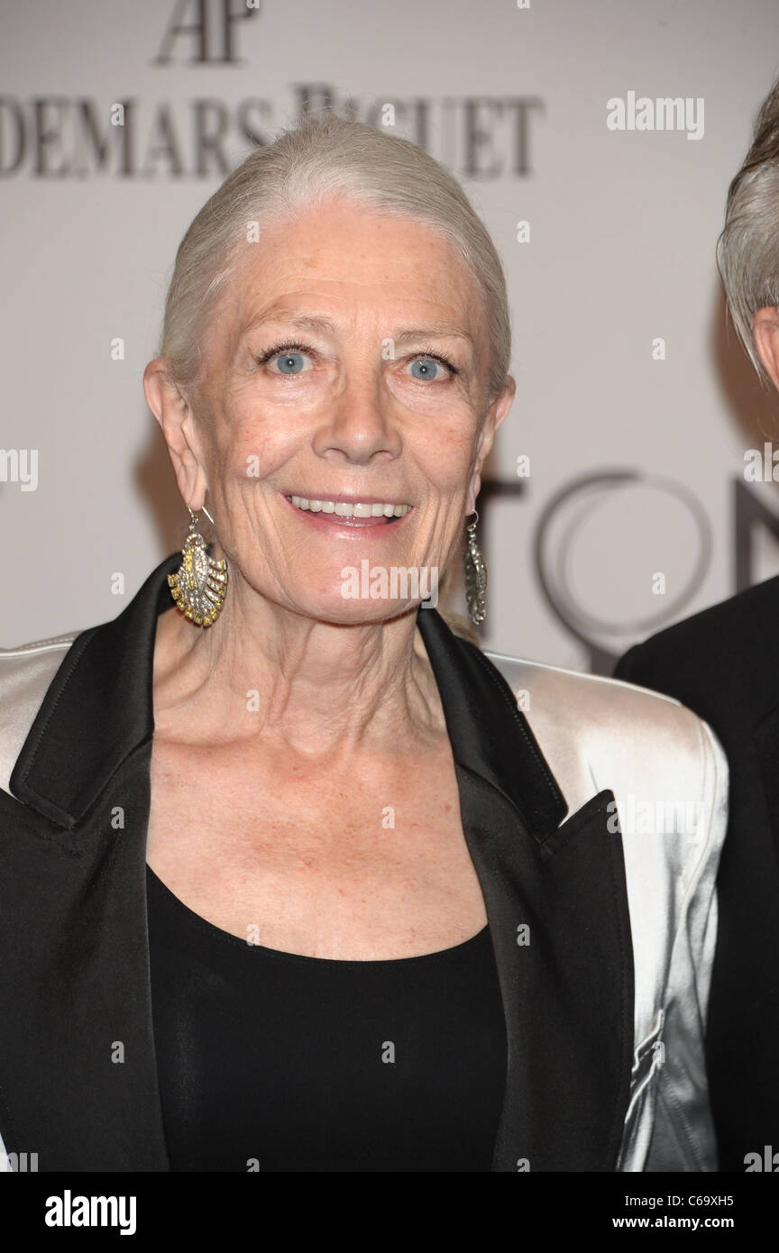 Vanessa Redgrave au niveau des arrivées pour American Theatre Wing's 65e Antoinette Perry Tony Awards - Arrivals, Beacon Theater, New York, NY 12 Juin, 2011. Photo par : Rob riche/Everett Collection Banque D'Images