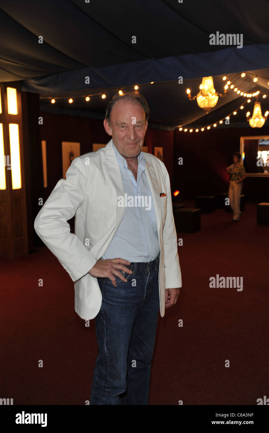 Michael Mendl lors de la première de 'Ein Abend" unmoeglicher par Ulrich Tukur und die Rhythmus Boys au tipi am Kanzleramt. Berlin, Banque D'Images