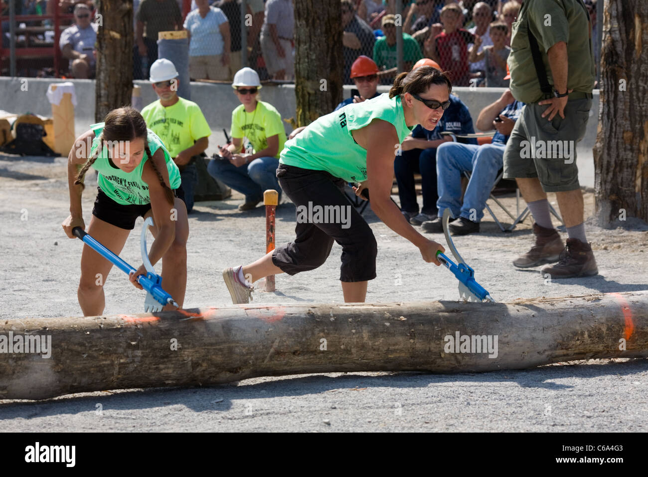 Lumberjill logrolling, concours de Bûcherons, Journées Boonville, Adirondacks, New York State Banque D'Images