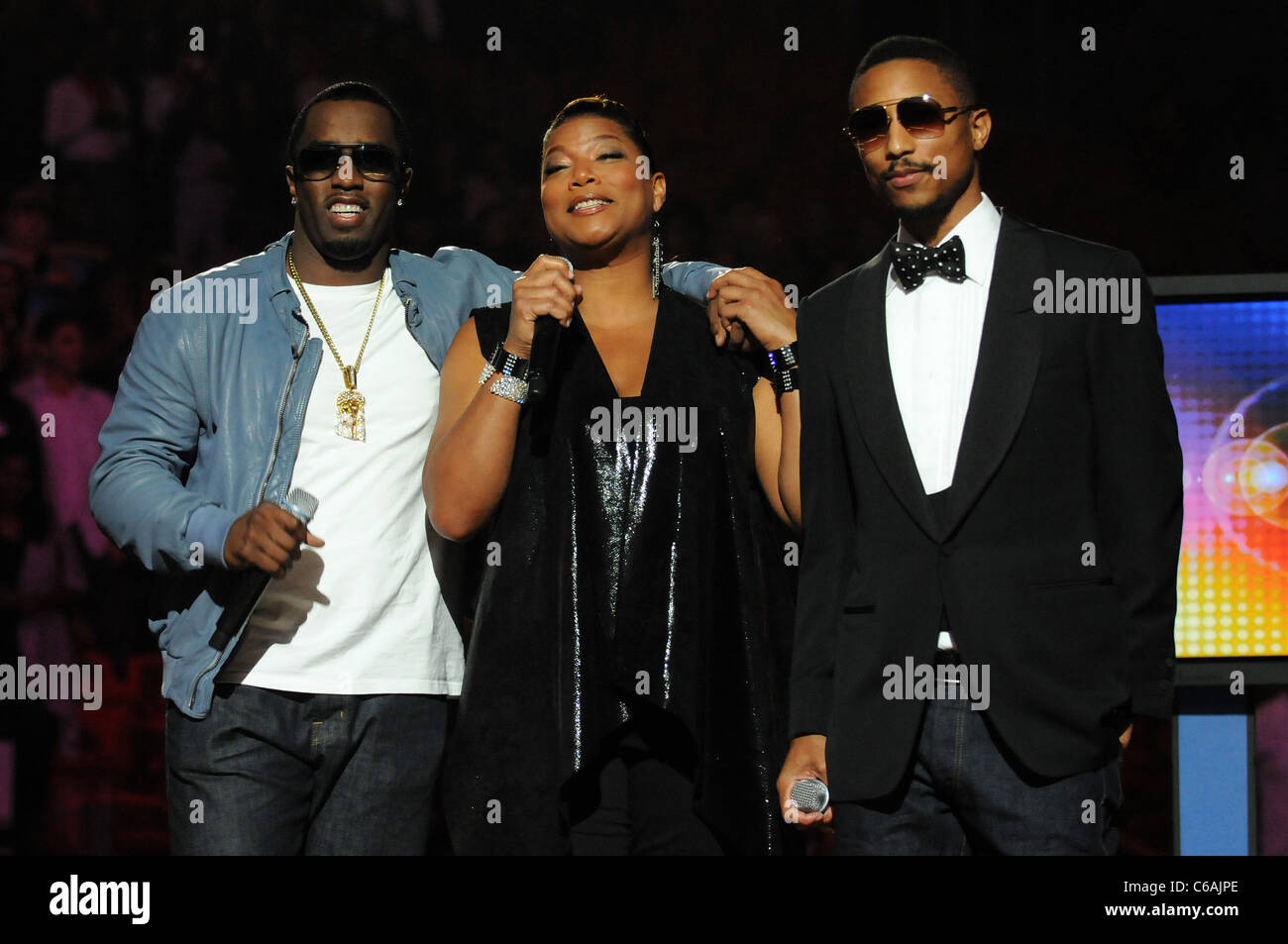 P Diddy alias Sean Combs, Queen Latifah, et Pharrell Williams BET présente  SOS sauver nous-mêmes - Aide pour Haïti Concert-bénéfice Photo Stock - Alamy