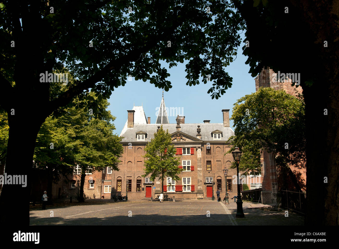 Leiden Pays-Bas Gravensteen Court House en face de la Justice les maisons du pelgrimfathers Banque D'Images