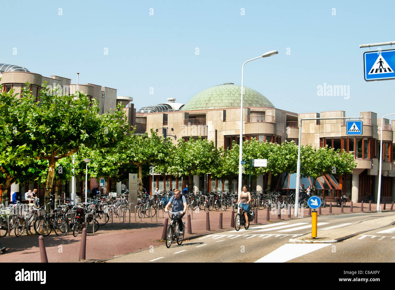 Les étudiants de l'Université de Leyde aux Pays-Bas Nouveau Singel Banque D'Images