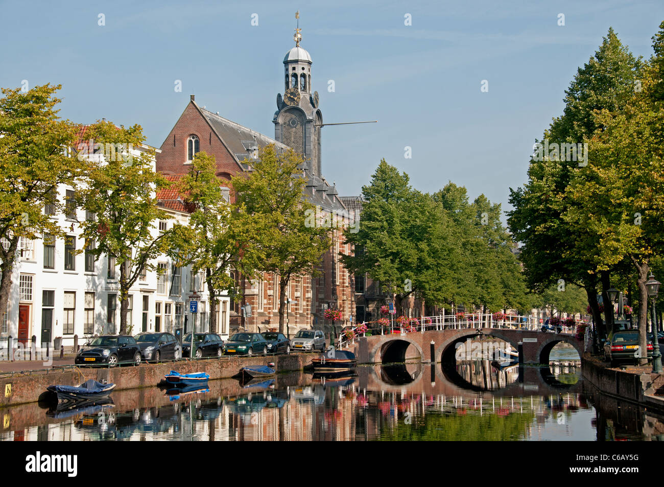 Vieille université (fondée en 1575) 70 Rapenburg Leiden Pays-Bas ( où Albert Einstein y enseigne ) Banque D'Images