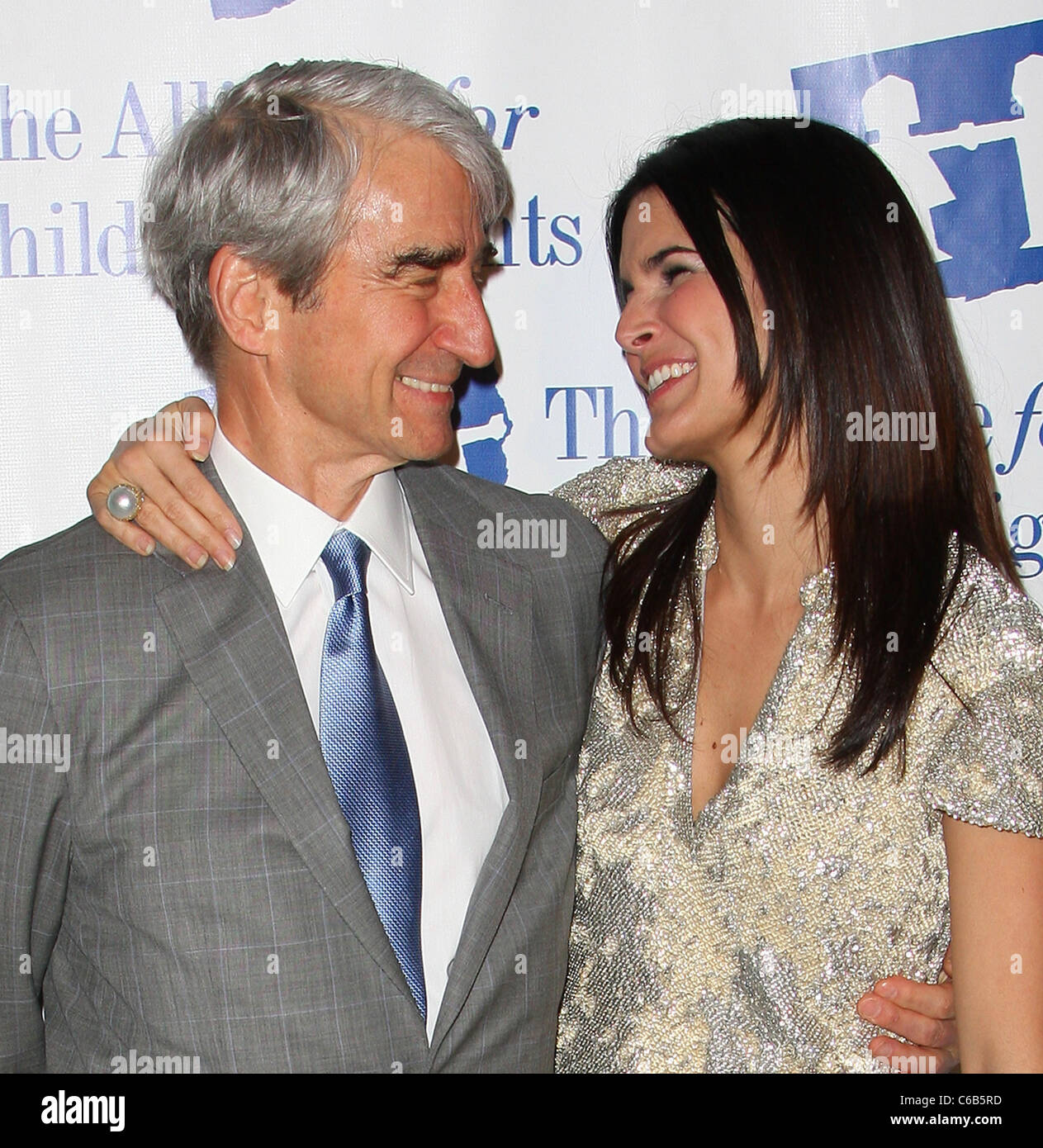 Sam Waterston et Angie Harmon l'Alliance pour l'aire de l'homme rend hommage à "la loi et l'ordre' qui a eu lieu au Beverly Hilton Hotel Banque D'Images