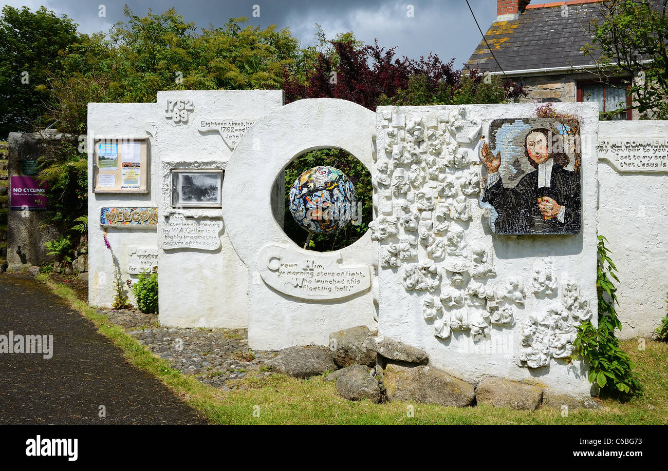 La ' ' de John Wesley mur du souvenir à sa place, la prédication Gwennap pit, St. jour près de Redruth en Cornouailles, Royaume-Uni Banque D'Images