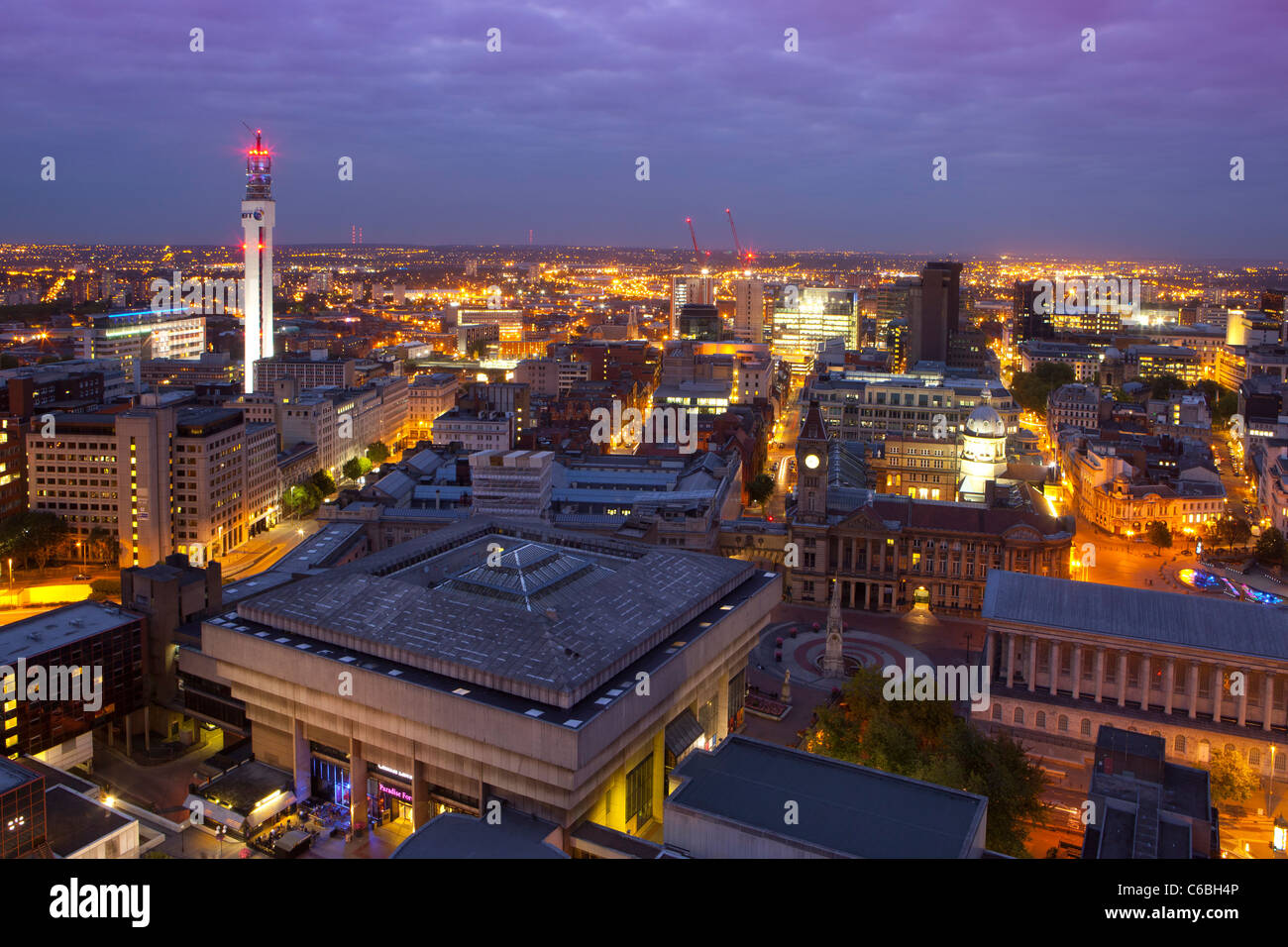 Paysage urbain de Birmingham la nuit, England, UK Banque D'Images