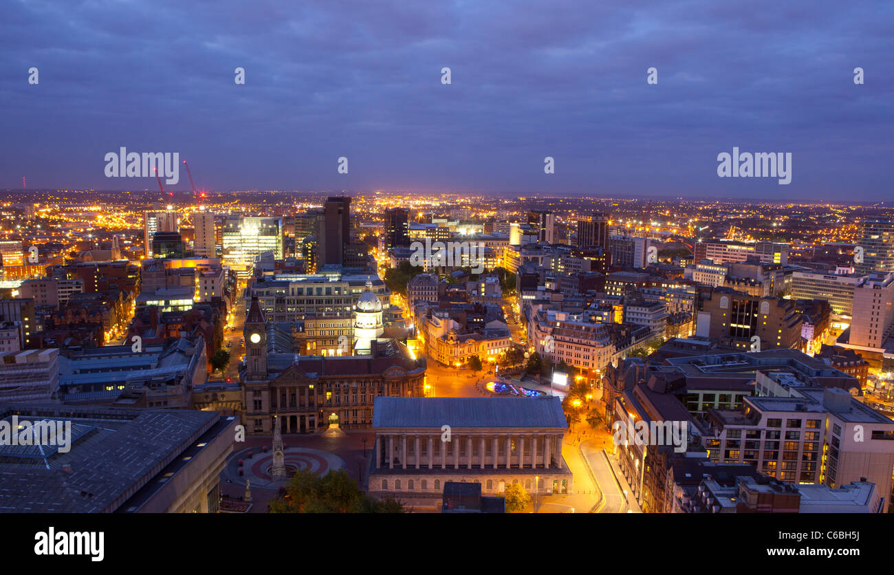 Paysage urbain de Birmingham la nuit, England, UK Banque D'Images
