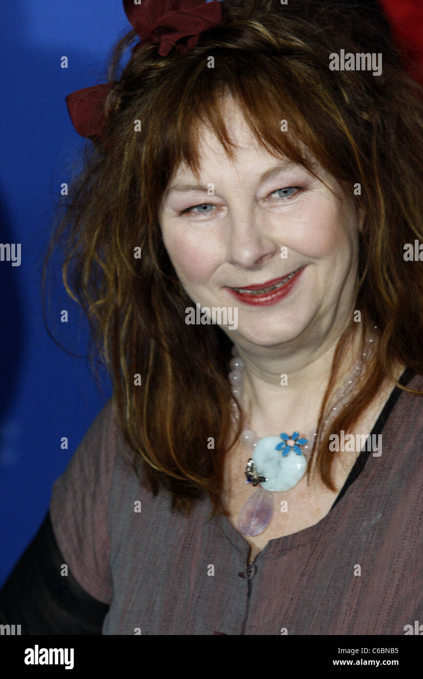 Yolande Moreau au 60e Festival International du Film de Berlin (Berlinale) - 'Mammuth' photocall - Grand Hyatt Hotel. Berlin, Banque D'Images