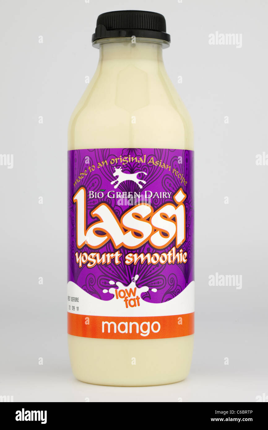 Produits laitiers Bio Green smoothie Lassi mangue yogourt faible en gras. Banque D'Images