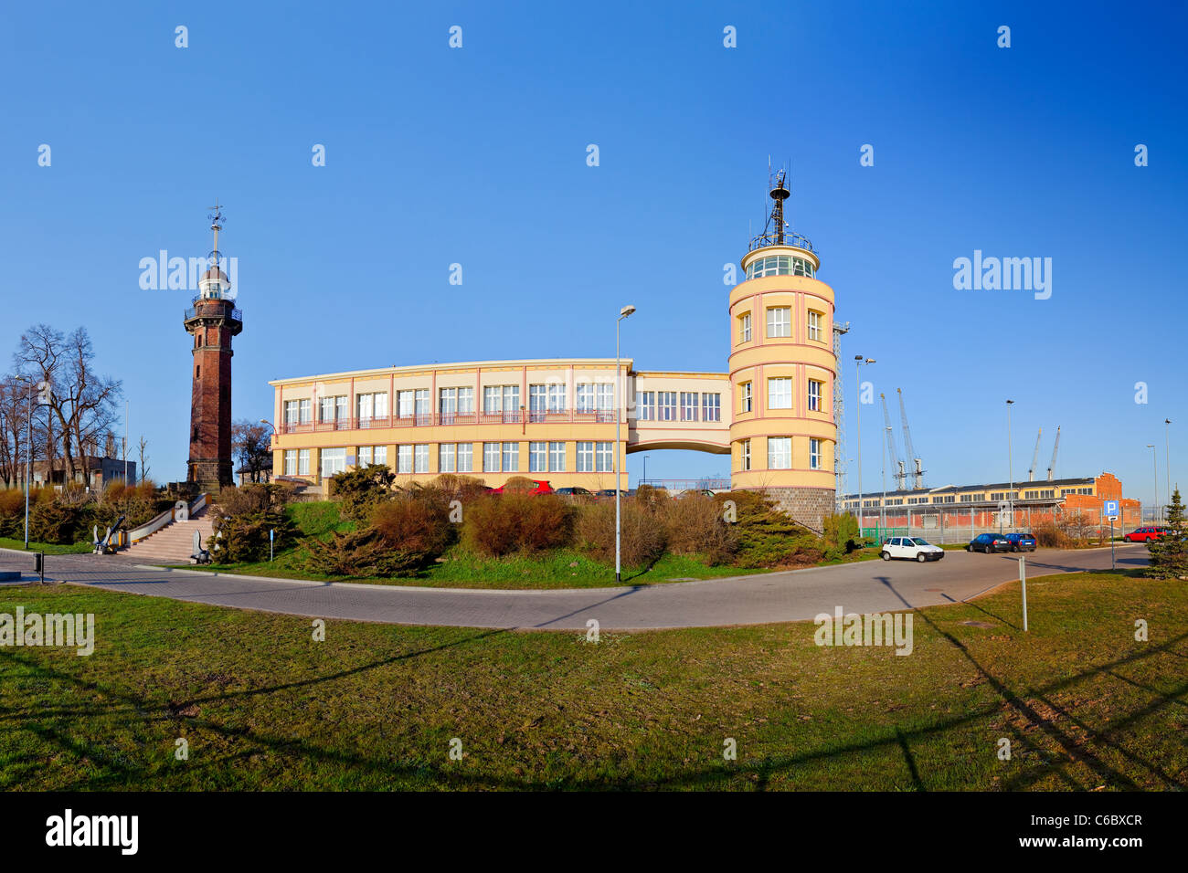 Le vieux phare historique et de la capitainerie à Gdansk, Pologne. Banque D'Images