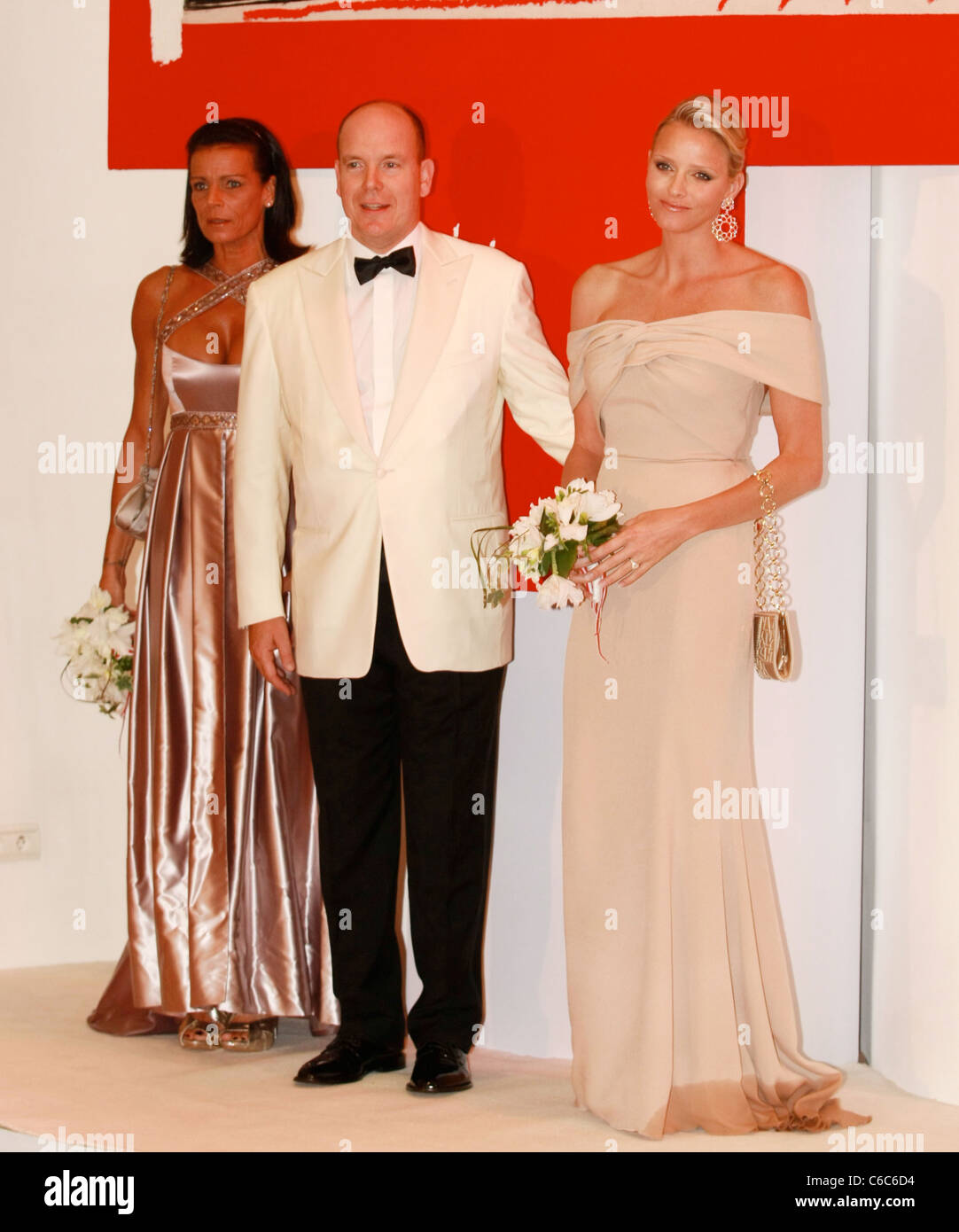 La Princesse Stéphanie de Monaco, S.A.S. le Prince Albert II de Monaco et Charlene Wittstock 62e Bal de la Croix Rouge à Monte Carlo. Monte Banque D'Images