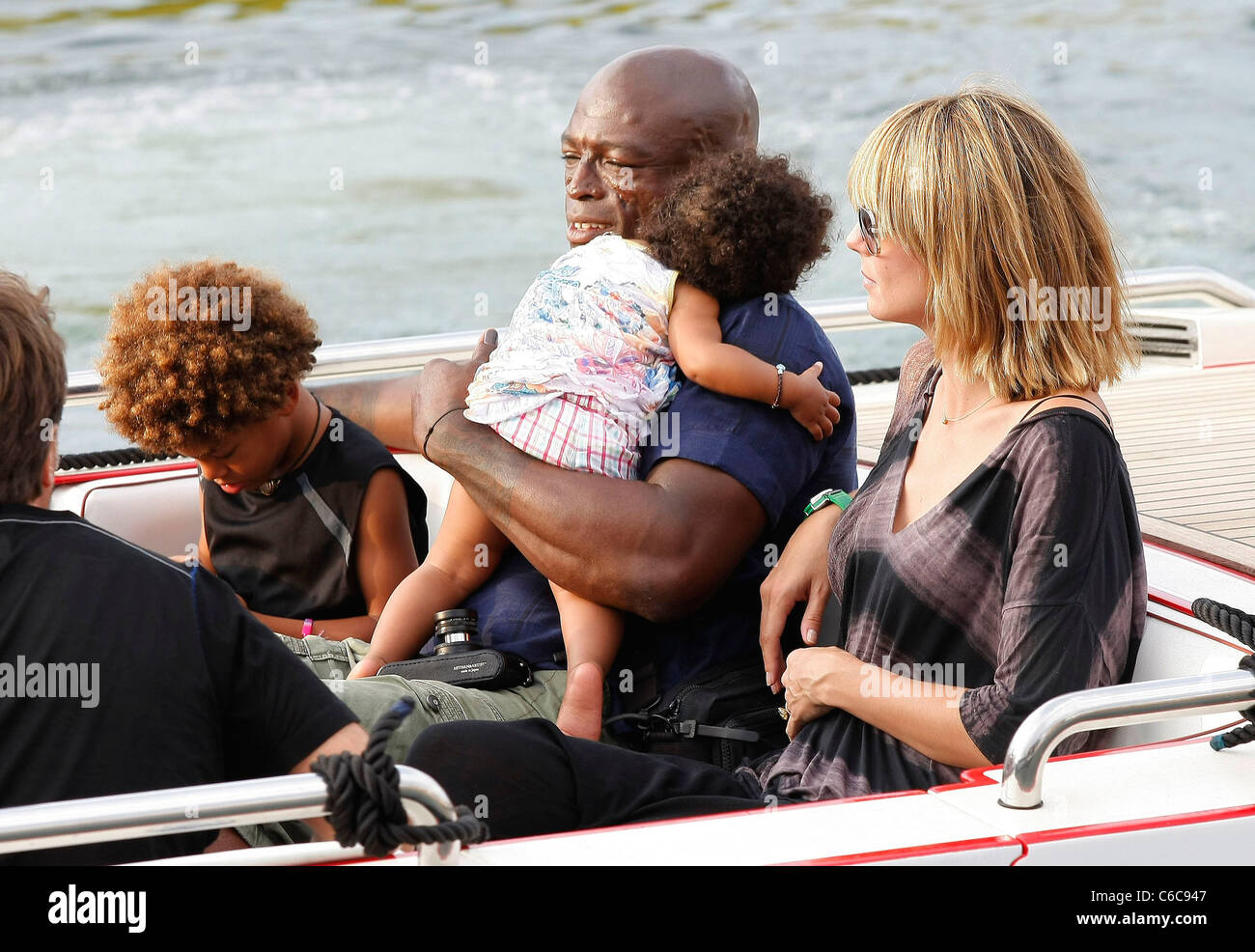 Heidi Klum et son mari Seal avec leurs enfants Leni, Henry, Johan et(02)
