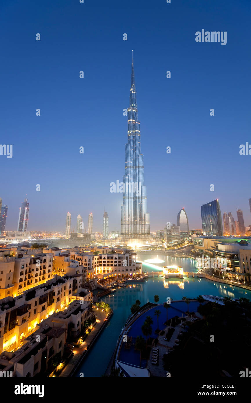 Le Burj Khalifa, achevée en 2010, la structure fait homme le plus grand au monde, DUBAÏ, ÉMIRATS ARABES UNIS Banque D'Images