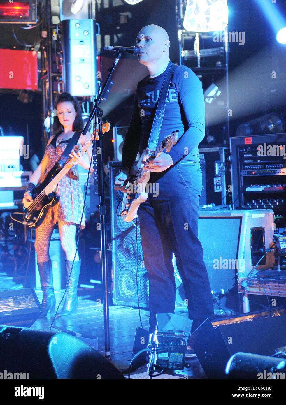 Billy Corgan des Smashing Pumpkins fonctionne à vivre la révolution. Fort Lauderdale, Floride - 21.07.10 Jeff Daly Banque D'Images