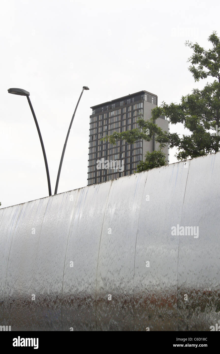Dispositif de l'eau de pointe à l'extérieur de la gare de Sheffield. Sheffield, South Yorkshire, Angleterre Banque D'Images