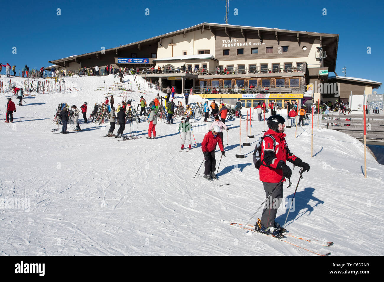 Hintertuxer Gletscher, suis Skifahrer Fernerhaus skieur,au glacier de Hintertux, Ferner house Banque D'Images