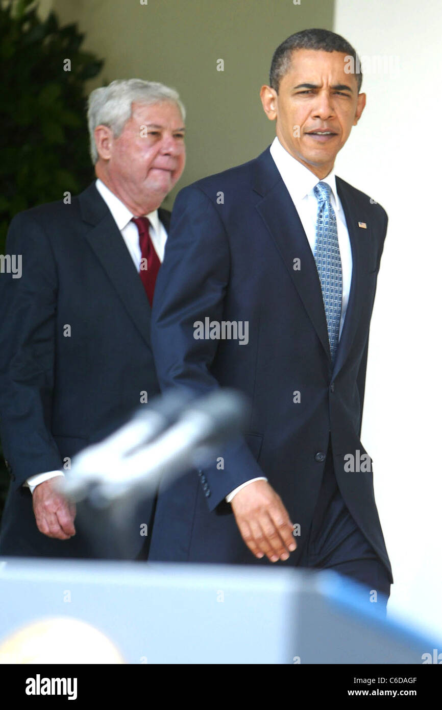 Le président Barack Obama, accompagné par l'ancien sénateur de Floride Bob Graham, enquêtes criminelles et civiles dévoile dans le Golfe Banque D'Images