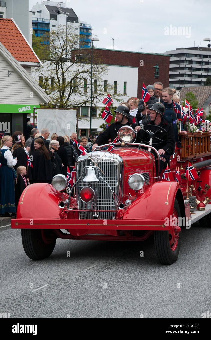 Le défilé pour la fête nationale en Norvège, célébrée chaque année le 17 mai. Banque D'Images