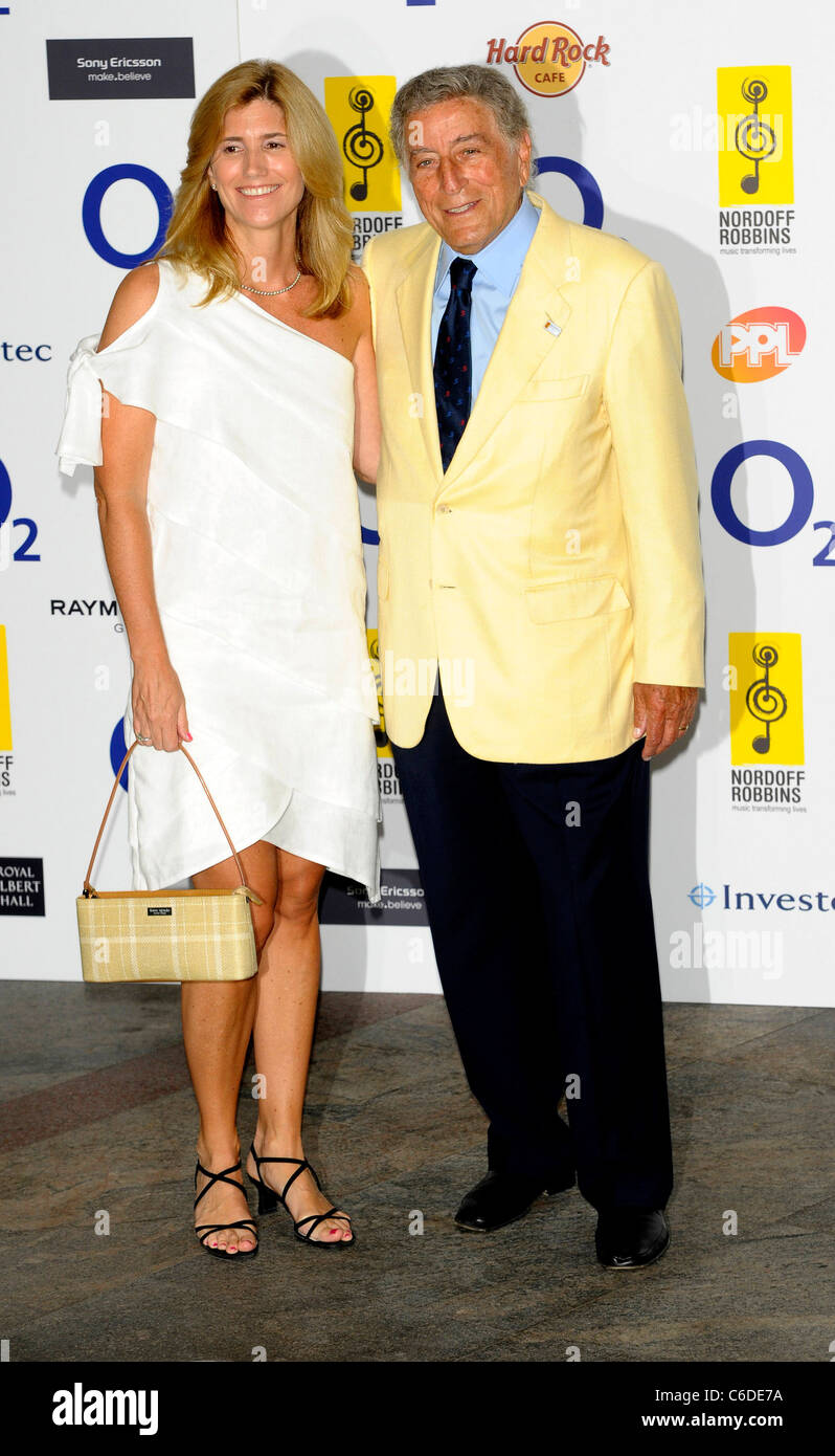 Tony Bennett O2 Silver Clef Awards 2010 tenue à l'hôtel Hilton de Londres, le Park Lane - Arrivées. Londres, Angleterre - 02.07.10 Vince Maher Banque D'Images