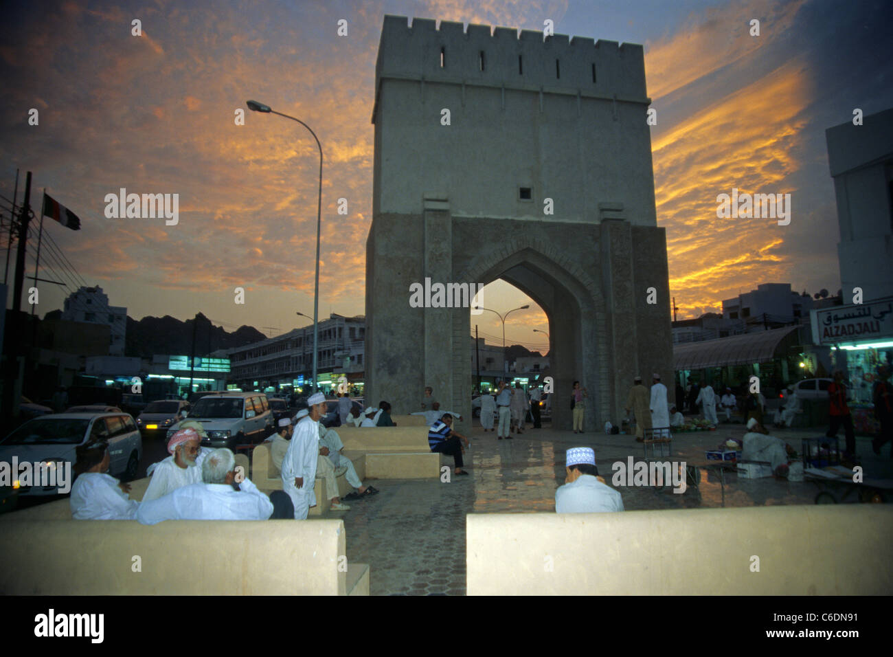 Un souk, Bazar, Corniche der Stadt, Mutrah, Muscat, Bazar, souk, le souk, le souk, corniche, personnes, Mutrah, vieille ville Banque D'Images