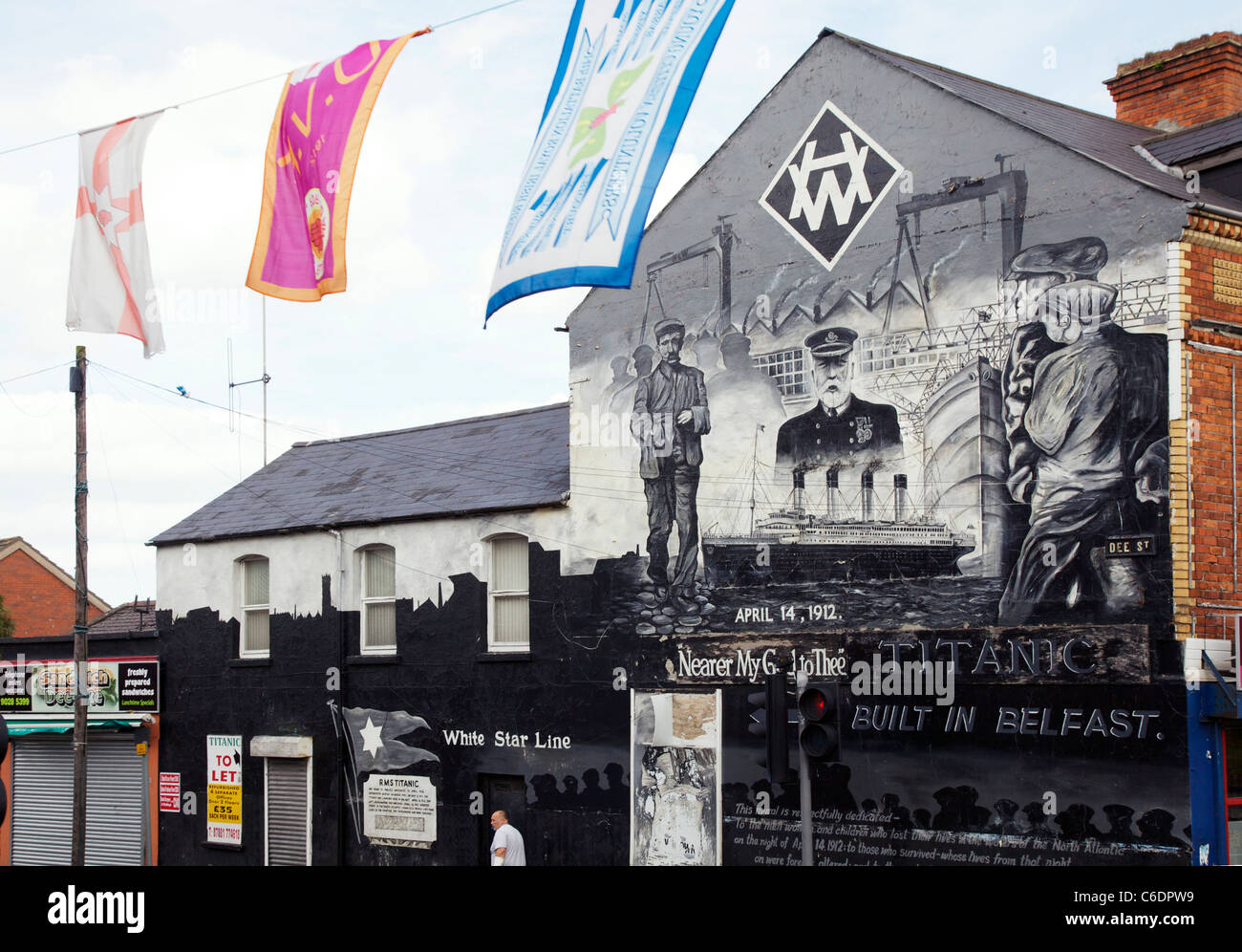 Murale dans Titanic Dee Street, East Belfast Banque D'Images