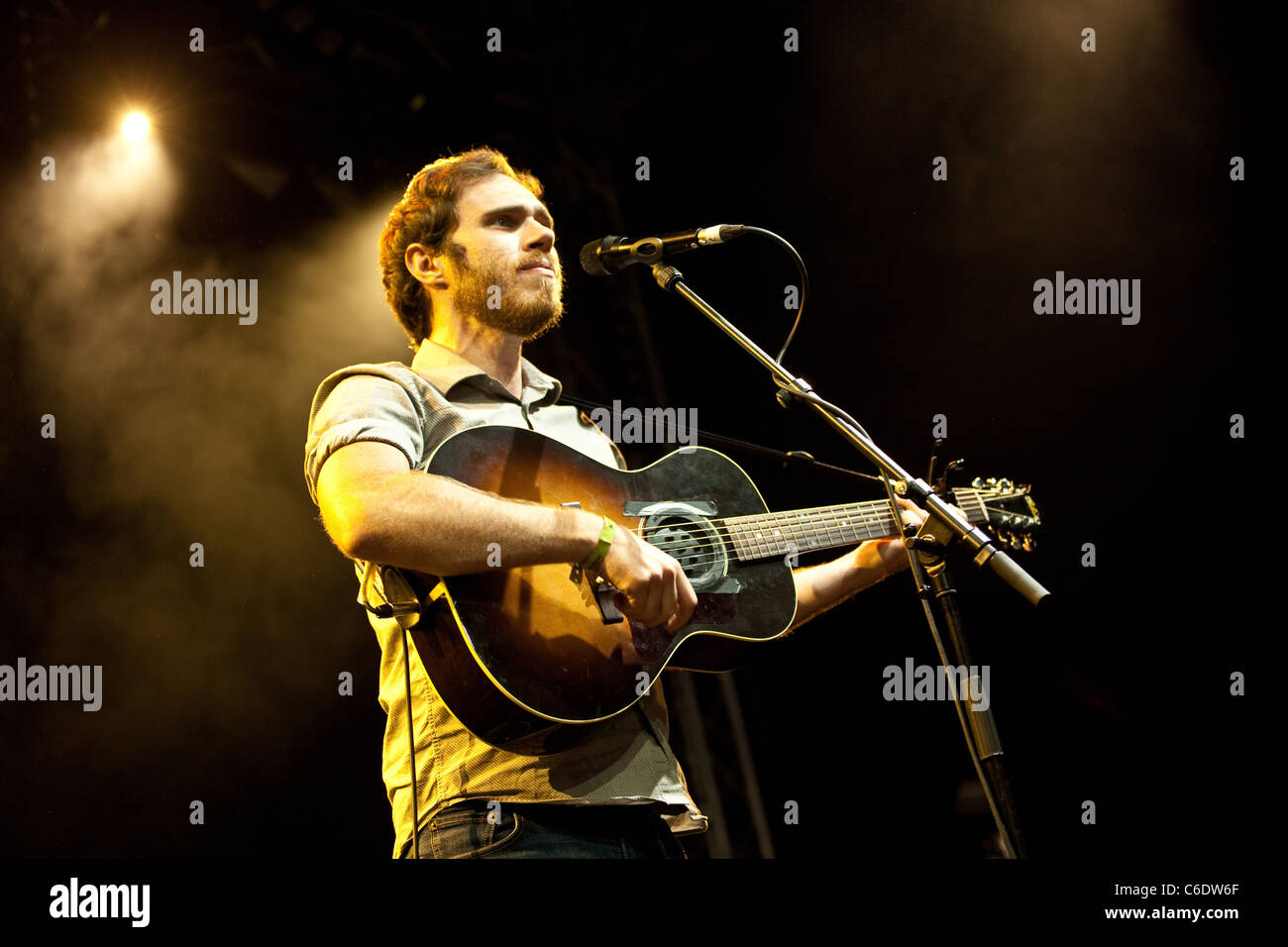 James Vincent Mcmorrow se produisant au Green Man Festival, Pays de Galles, William Henri Gebhard (1827-1905), Royaume-Uni Banque D'Images