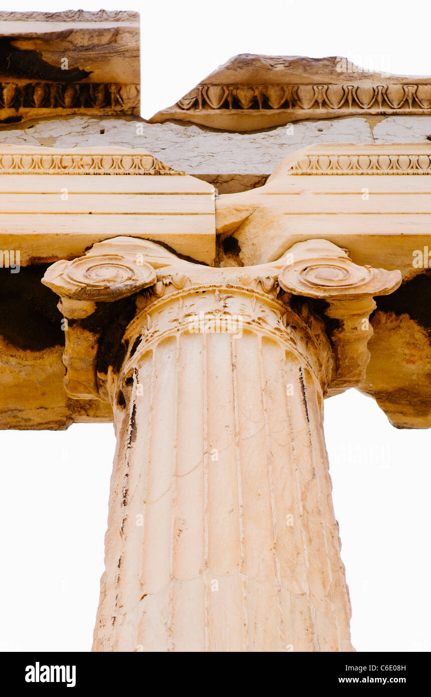Grèce, Athènes, acropole, colonne ionique de l'Erechtheum Banque D'Images