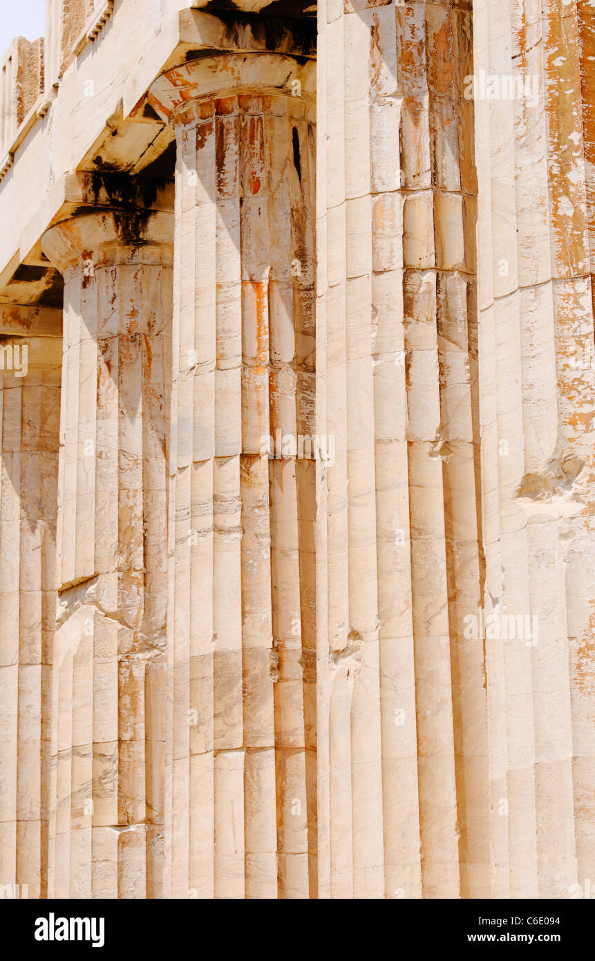 Grèce, Athènes, acropole, des colonnes doriques du Parthénon Banque D'Images