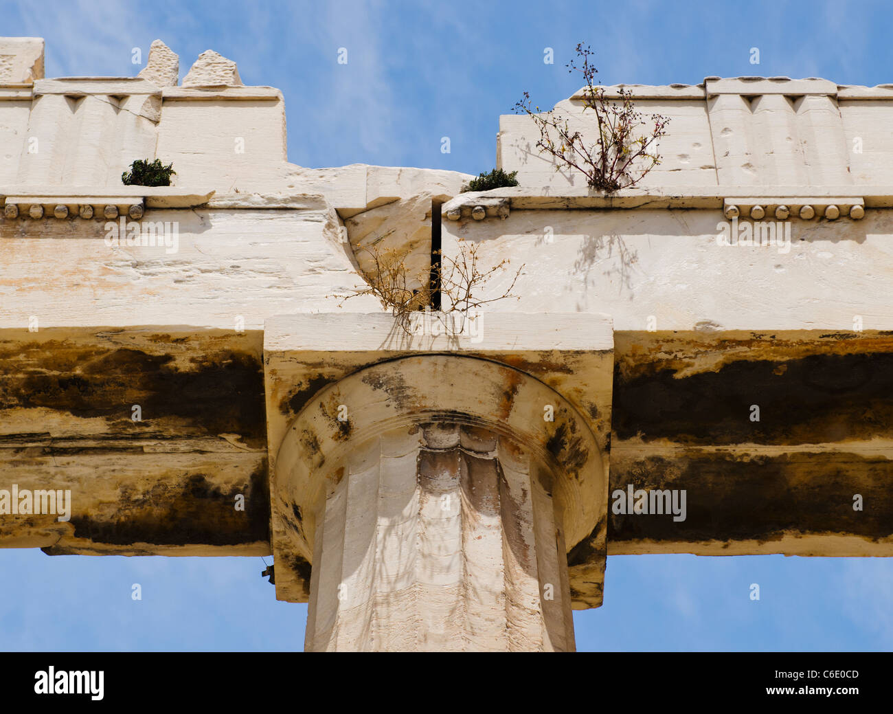Grèce, Athènes, acropole, colonne dorique de Propylaea Banque D'Images