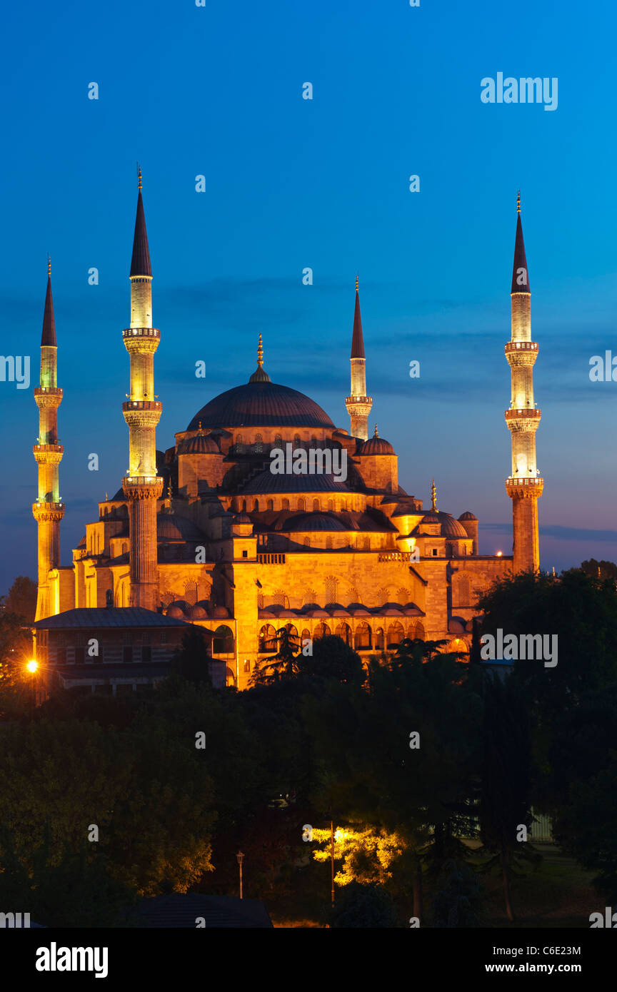 La Turquie, Istanbul, Sainte-Sophie illuminée au crépuscule Banque D'Images