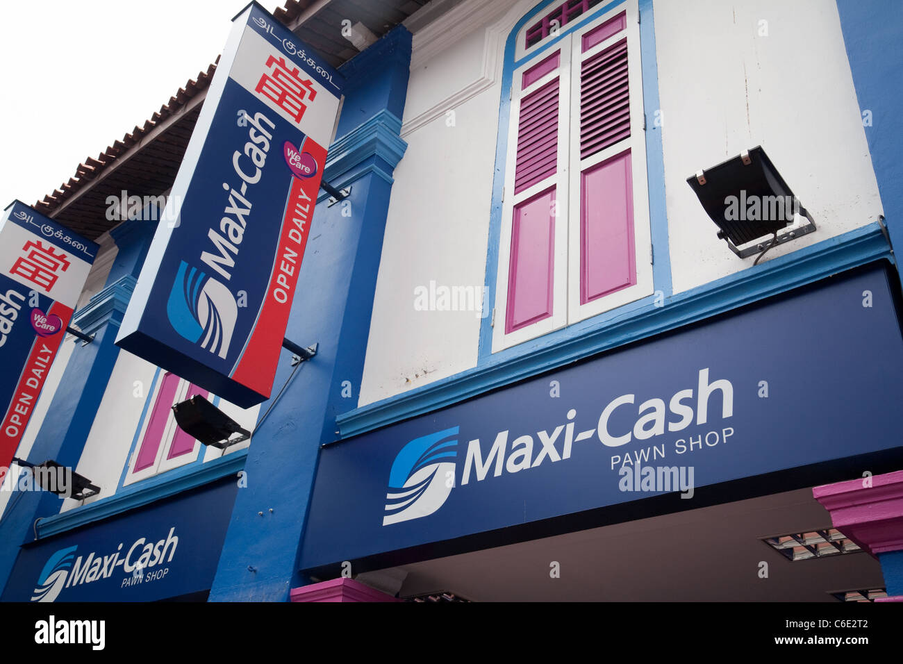 Un Maxi-cash pawn shop, Little India, Singapour Banque D'Images