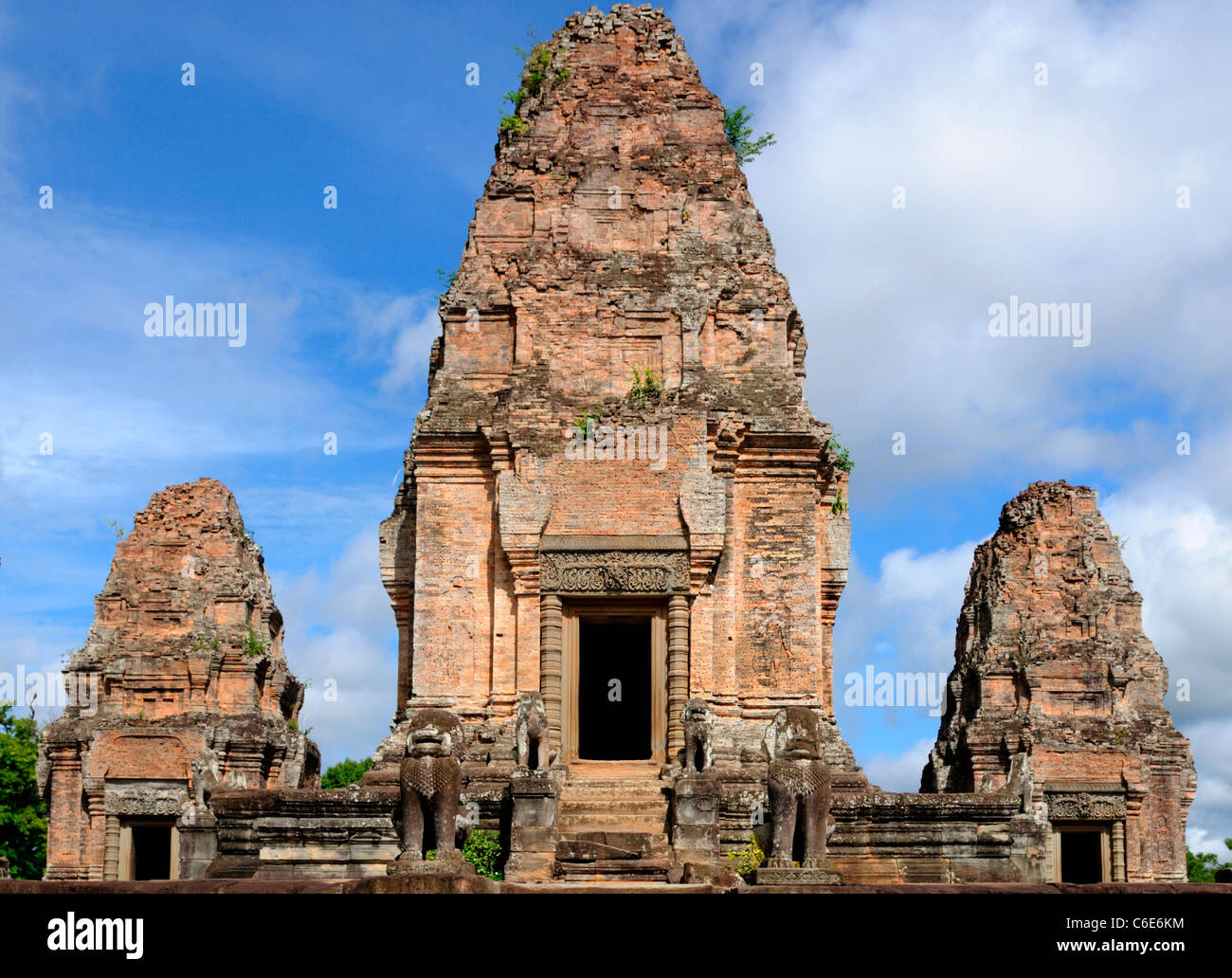 Neak Pean temple complexe construit sur une île artificielle au Preah Khan Baray, Cambodge Banque D'Images