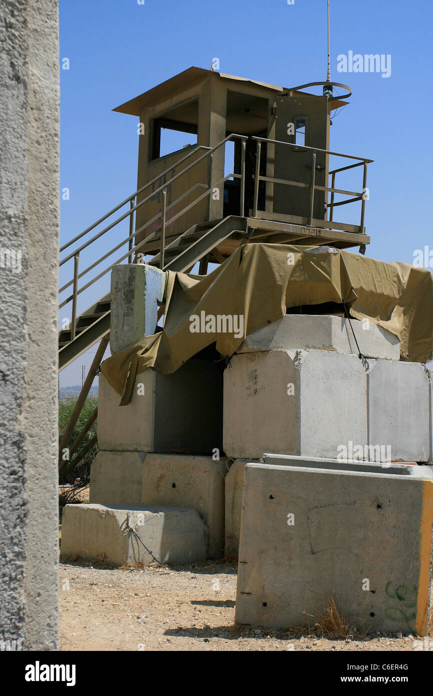 Un point d'observation des Forces de défense d'Israël sur la frontière de Gaza, Israël. Banque D'Images