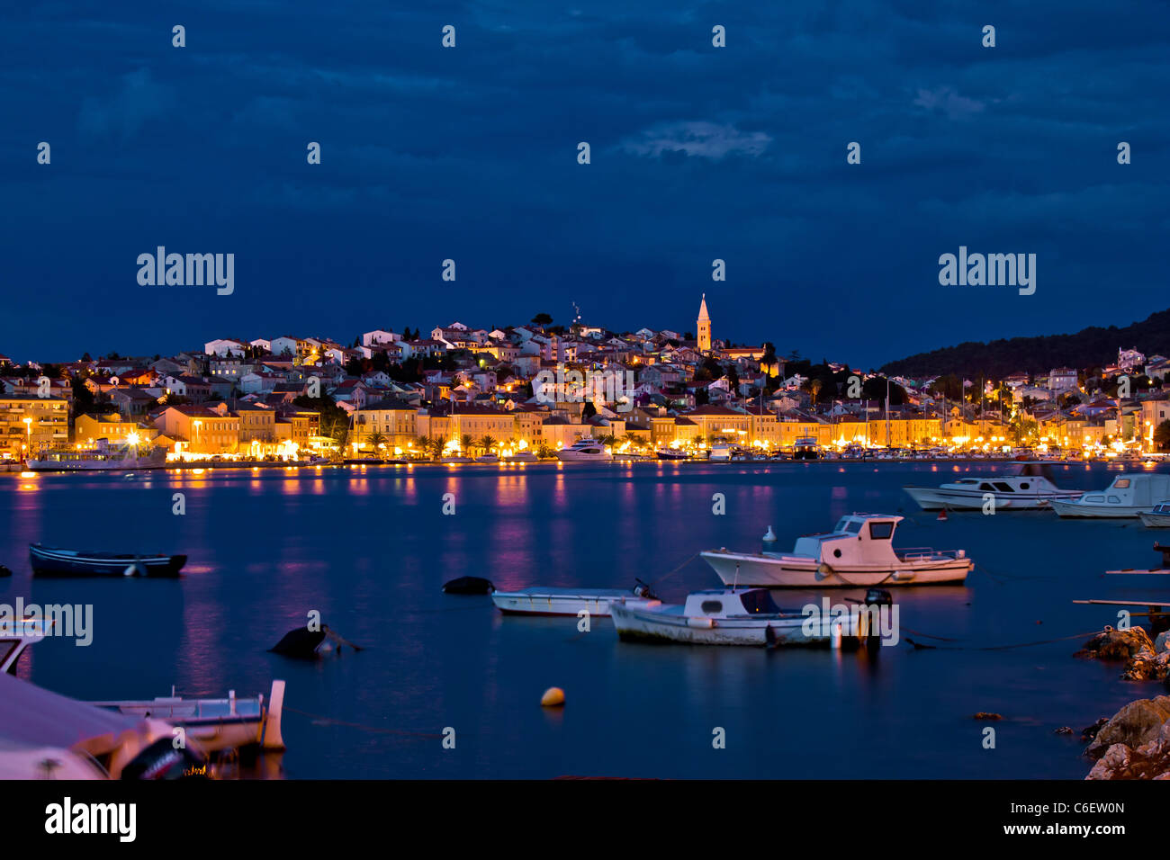 Mali Losinj, Croatie blue hour sunset panorama Banque D'Images