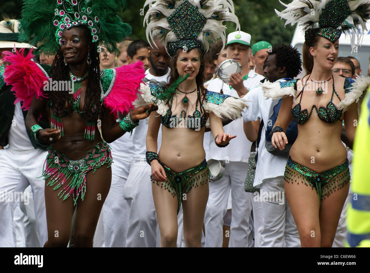 Artistes interprètes ou exécutants au Carnaval del Pueblo, la plus grande célébration de la culture latino-américaine. Banque D'Images