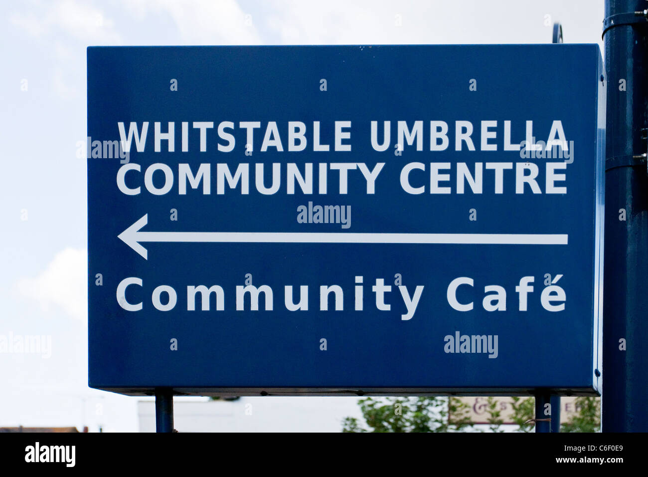 Whitststable parapluie uk Community Centre et le café du centre  communautaire parapluie signe cafe whitstable kent uk Photo Stock - Alamy